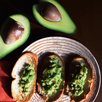 Bread with avocado and salsa