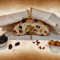 Cafe fruit bread
