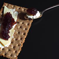 Crispbread with cream cheese and jam