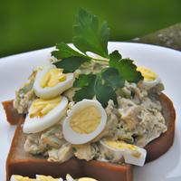 Egg salad on bread