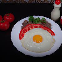 Egg with beef and tomato