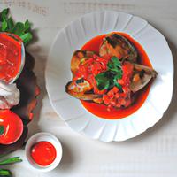 Grilled chicken with tomato salsa