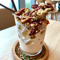 Iced pecan crunch oatmilk venti