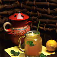 Lemon tea with syrup
