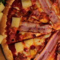 Loaded hawaiian pizza