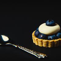 Mini tart with cream and blueberries