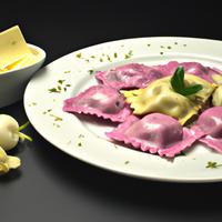 Mozzarella and ham ravioli