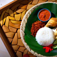 Nasi ayam penyet