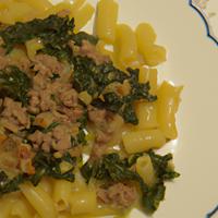 Pasta with ground meat and kale