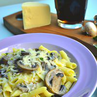 Pasta with mushroom and cheese