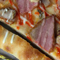 Pizza meat feast