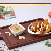 Potato wedges with gravy