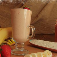 Protein smoothie starwberry bannna and oat mik