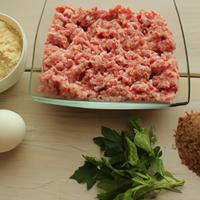 Raw ground turkey