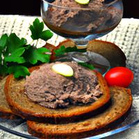 Rye bread with liver pate