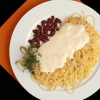 Spaghetti with creamy sauce and beans