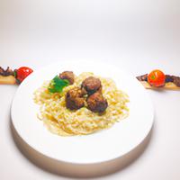 Sphagheti with little meatballs