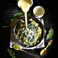 Spinach alfredo noodles