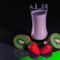Strawberry and kiwi protein water