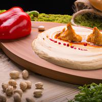 Tazikis red pepper hummus