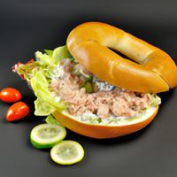 Tuna salad bagel
