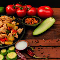 火鸡肉配西红柿和青椒，再加上西葫芦和洋葱以及墨西哥馅料