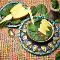 Vegan pineapple spinach smootie king