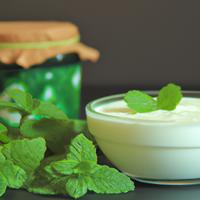 Yogurt mint chutney
