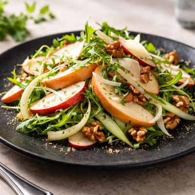 Apple and fennel salad