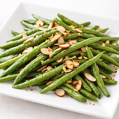 Baked green beans with almonds