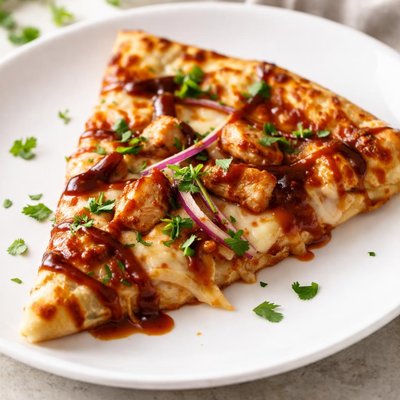 Bbq chicken pizza slice