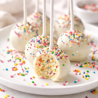 Birthday cake pop