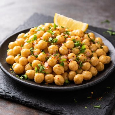 Boiled white chana