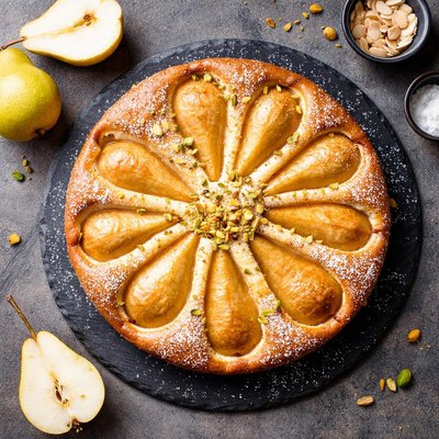 Cake with pear