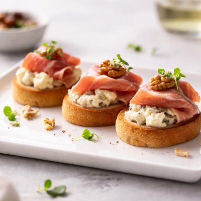 Canape gorgonzola com parma