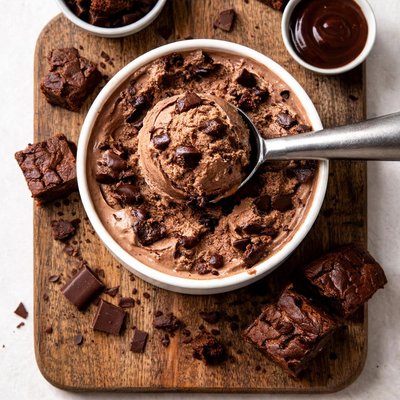 Chocolate gooey brownie ice cream