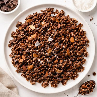 Chocolate seasalt granola