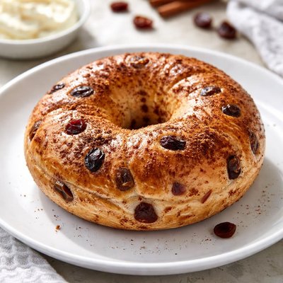 Cinnamon raisin bagel