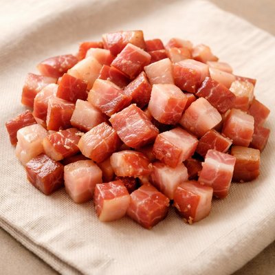 Cubes bacon