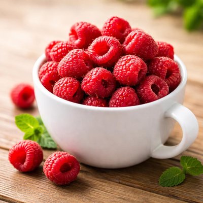 Cup raspberries