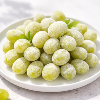 Frozen green grapes