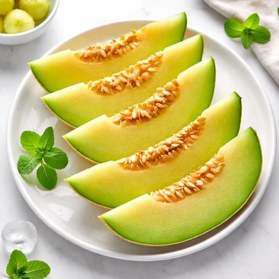 Honeydew melon slices