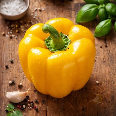 Large yellow bell pepper