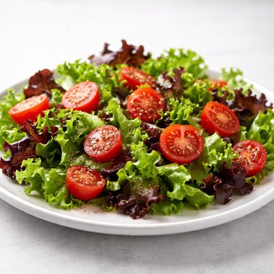 Lechuga con tomates cherry