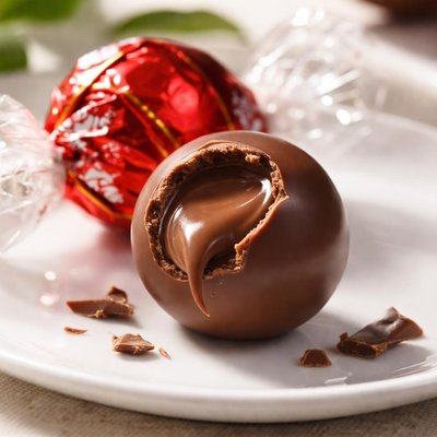Lindor chocolate truffle