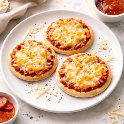 Lunchable extra cheesy pizza