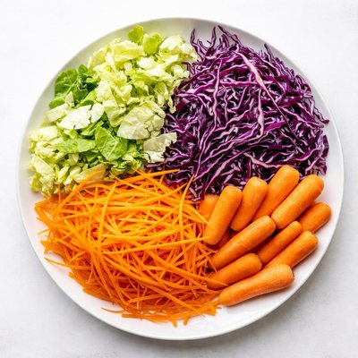 混合卷心菜和胡萝卜