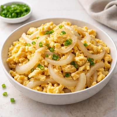 Onion and egg stir-fry