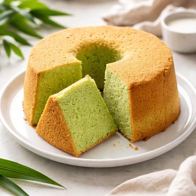 Pandan chiffon cake