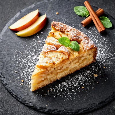 Pezzo di torta di mele fatta in casa